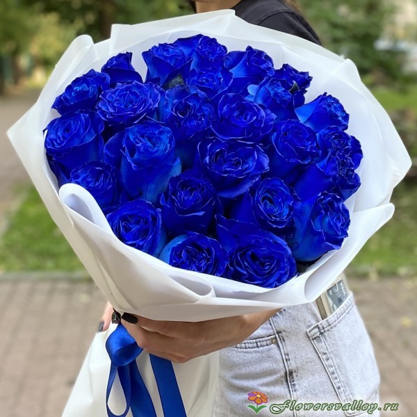 35 синих роз